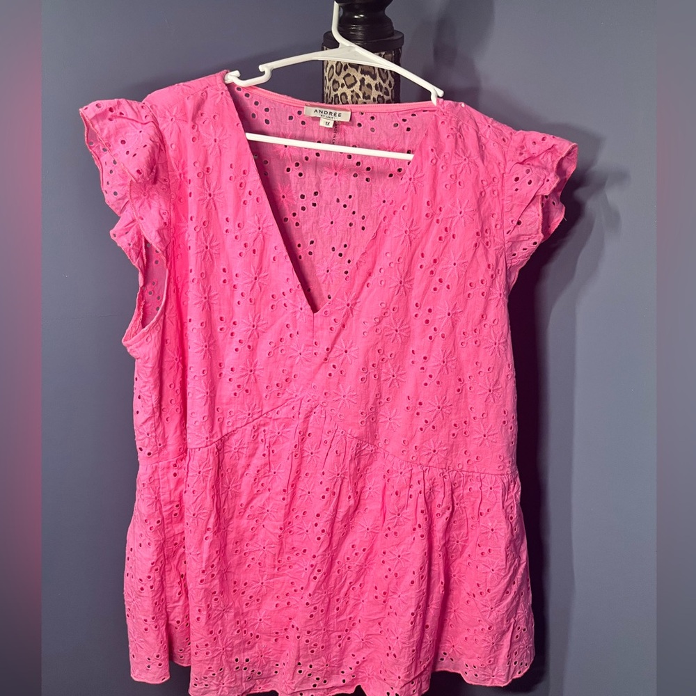 Andree by Unit 1X Bright Pink Blouse Eyelet Lace V-neck Ruffle Cap Sleeve Top